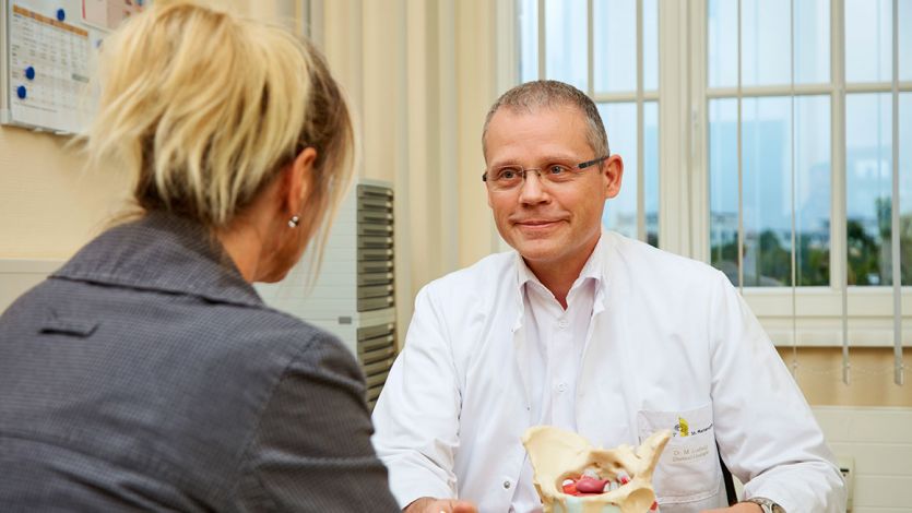 Chefarzt der Urologie Ludwig im Gespräch Chefarzt der Urologie Ludwig im Gespräch