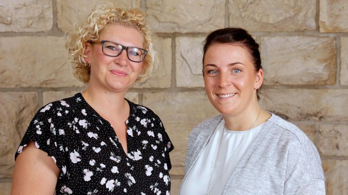 Sabrina Reichmann (li.) und Linda Kuske (re.) Team Sozialdienst