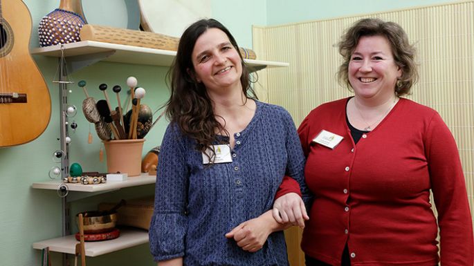 Marit Bürger und Claudia Korthals - unsere Musiktherapeutinnen Musiktherapie mit Personal