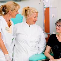 Brustzentrum Patientin in Chemotherapie mit Dr. Freese